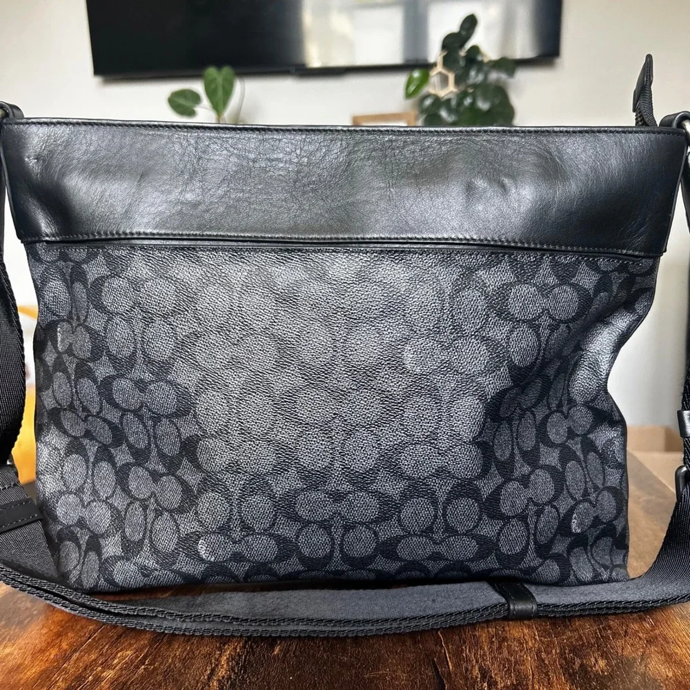 Coach vintage crossbody